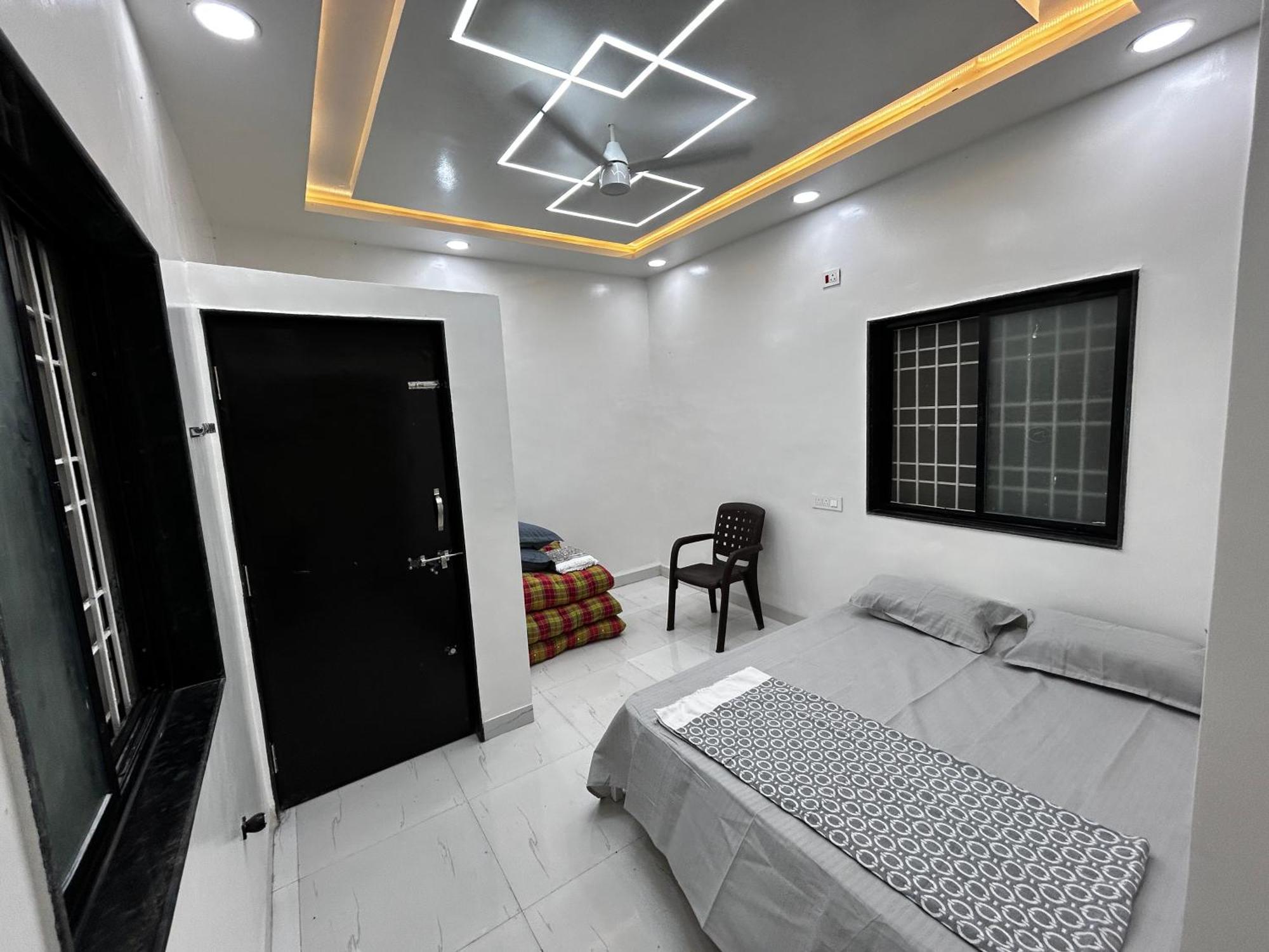 Vatavriksha Guest House,Akkalkot Akalkot Екстериор снимка
