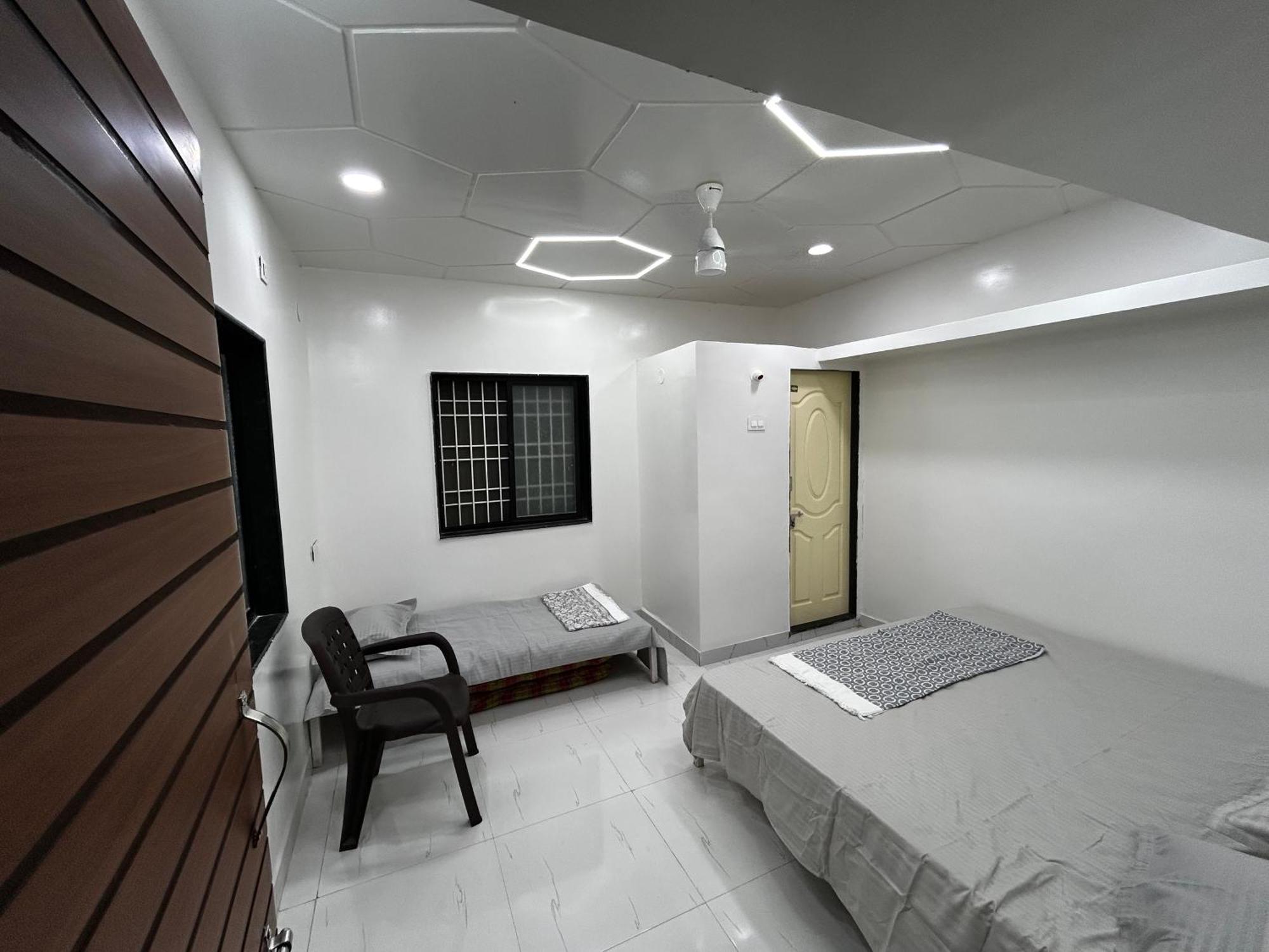 Vatavriksha Guest House,Akkalkot Akalkot Екстериор снимка